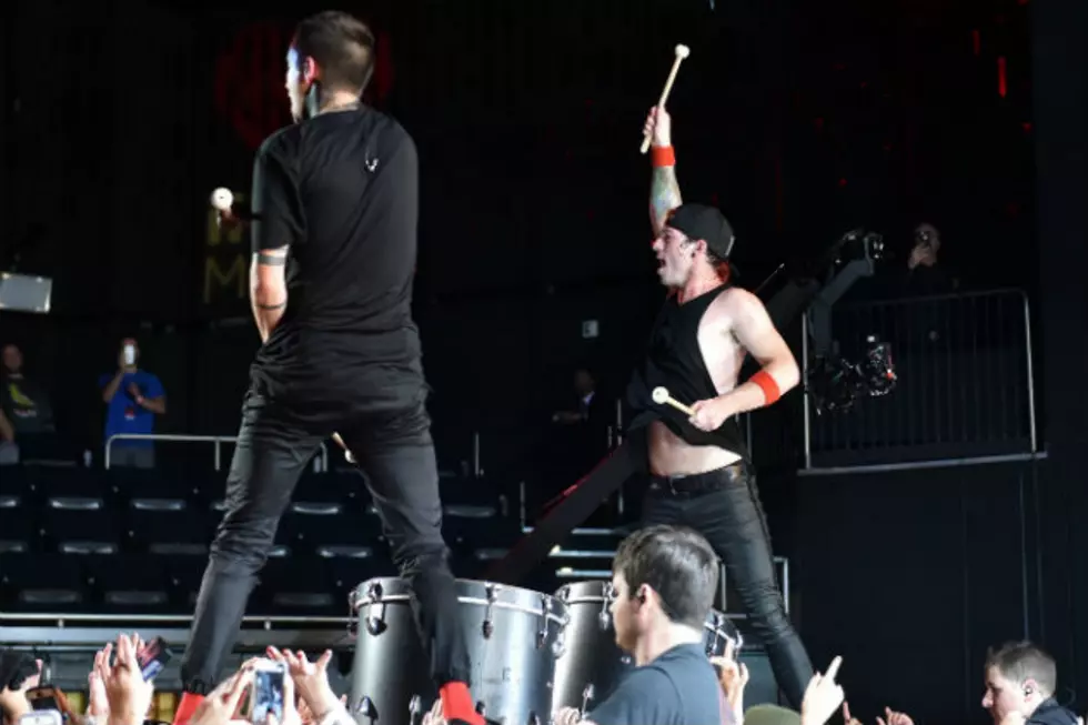 See and Meet Twenty One Pilots at the Bank of NH Pavilion This Saturday!
