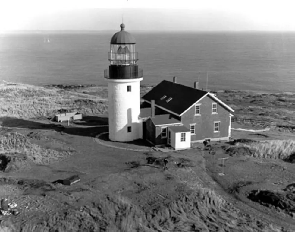This Haunted Maine Lighthouse Holds A Dark And Chilling Secret