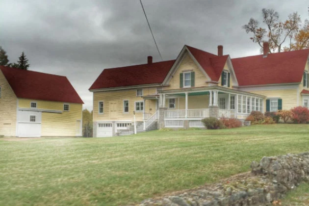 The Famous House And Cemetery Used In Stephen King S Pet Sematary Is Right Here In Maine