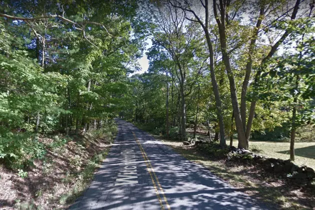 There&#8217;s A Haunting Road In Maine That Has A Wicked History