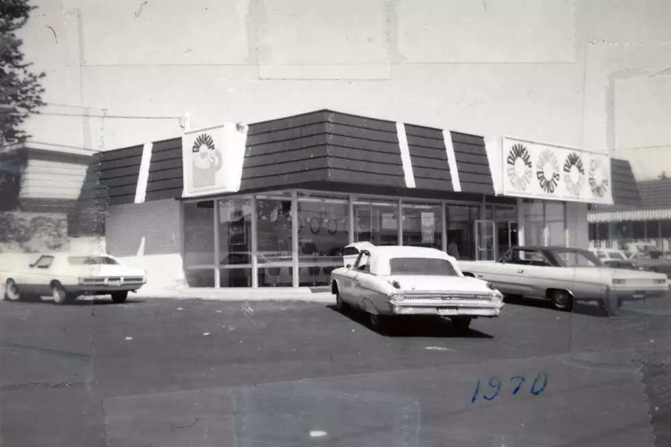 Check Out This Dunkin’ Donuts In Lewiston From 1970 Versus What It Looks Like Today