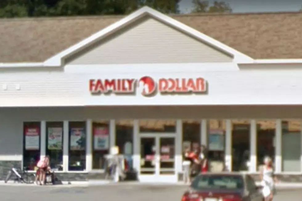 Two Dudes Stab Each Other With The Same Knife At OOB Family Dolla
