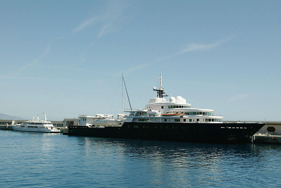 Belfast Police Troll Owner of ‘Yacht’ That Just Pulled Into the Harbor