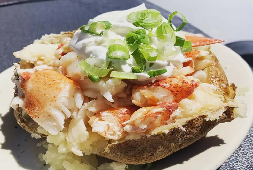 DiMillo’s In Portland Comes Up With A New Kind Of Lobster “Roll” And It Looks So Tasty