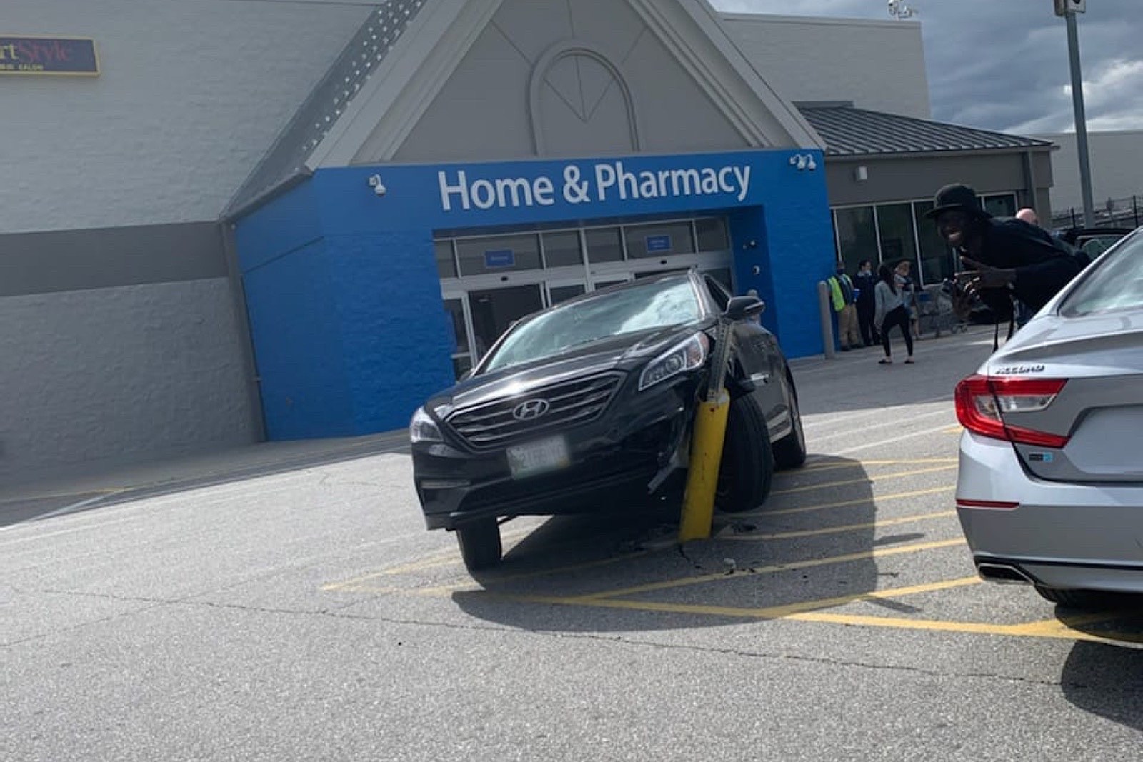 The Yellow Pole Curse At The Auburn Walmart Strikes Again