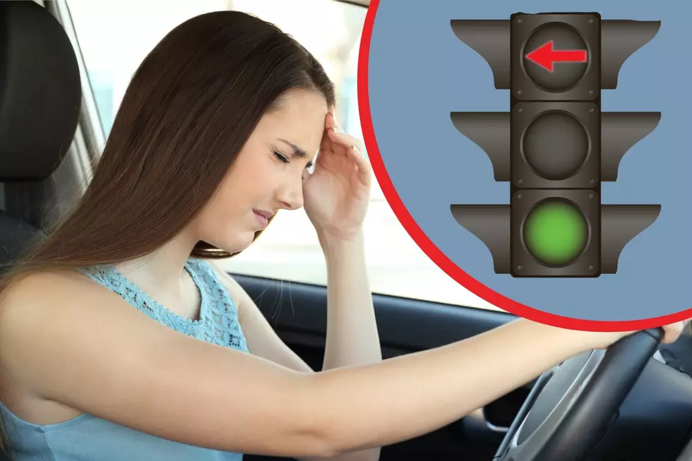 Explaining a Red Arrow and a Green Light on Maine Traffic Signals