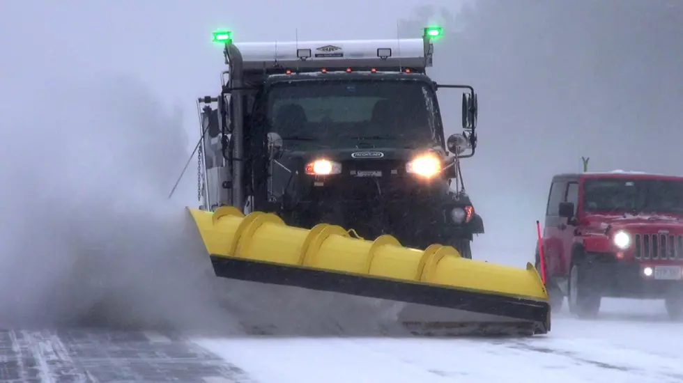 What Do Flashing Green Lights Mean on Maine Snowplows?