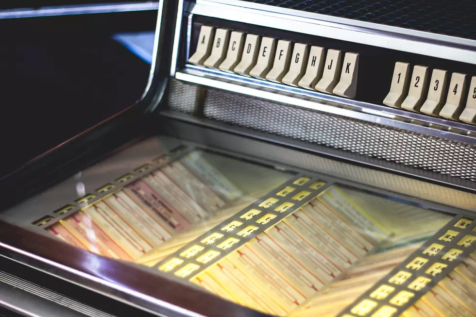 Vintage jukebox playing 45 rpm vinyl