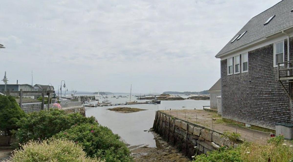Small Town of 1,000 Residents Named Lobster 'Capital' of Maine