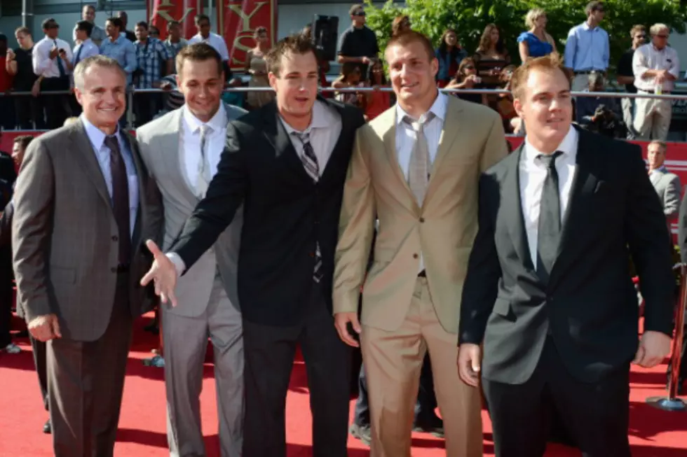 Gronkowski Family To Appear On Family Feud