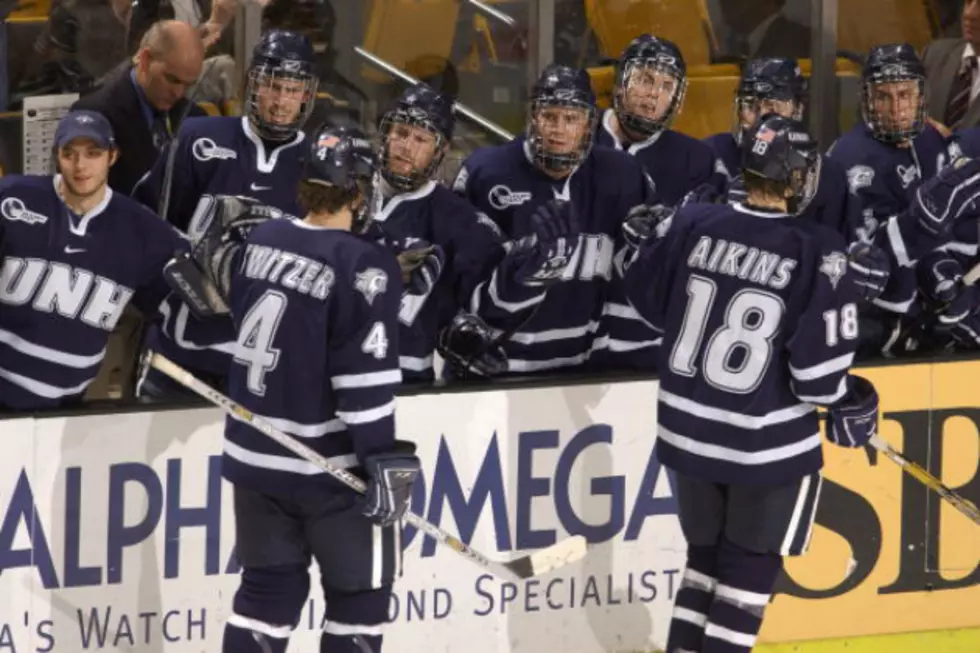 UNH Men’s Hockey Coach Signs Three Year Extension