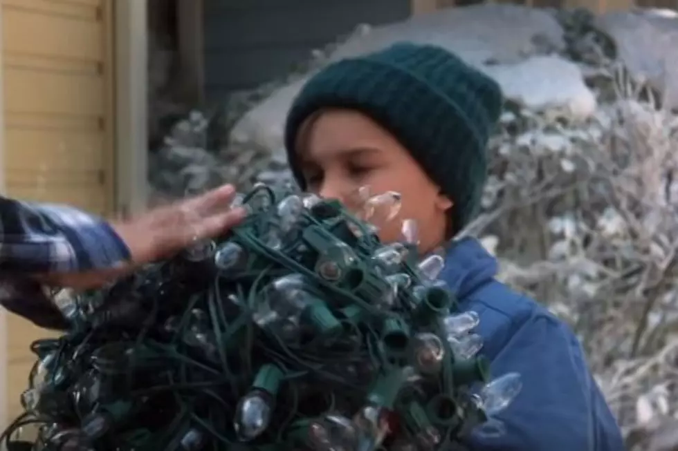 There’s A Job For You If You’re Good At Untangling Christmas Lights