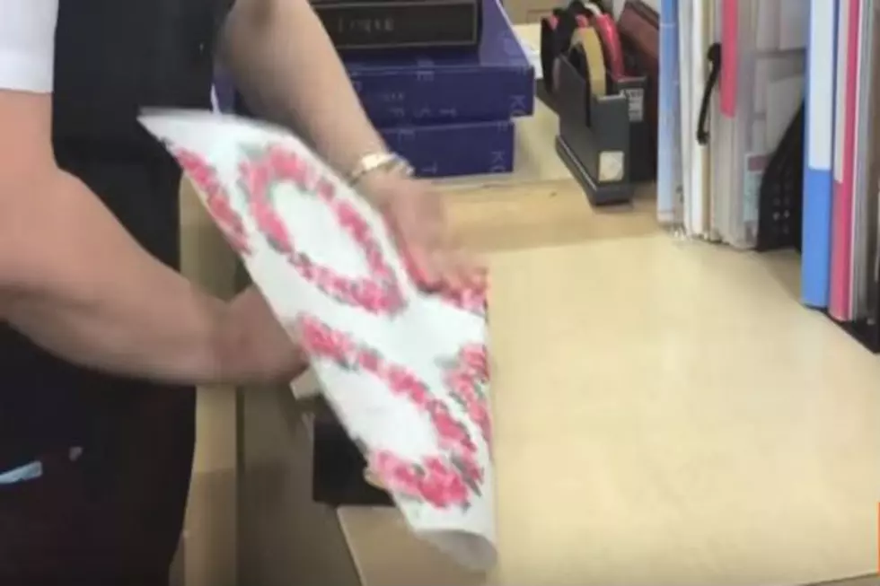 How To Wrap A Present In 12 Seconds [WATCH]