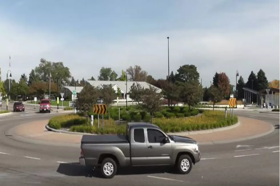 Helpful Video To Train Drivers How to Navigate A Traffic Circle [VIDEO]