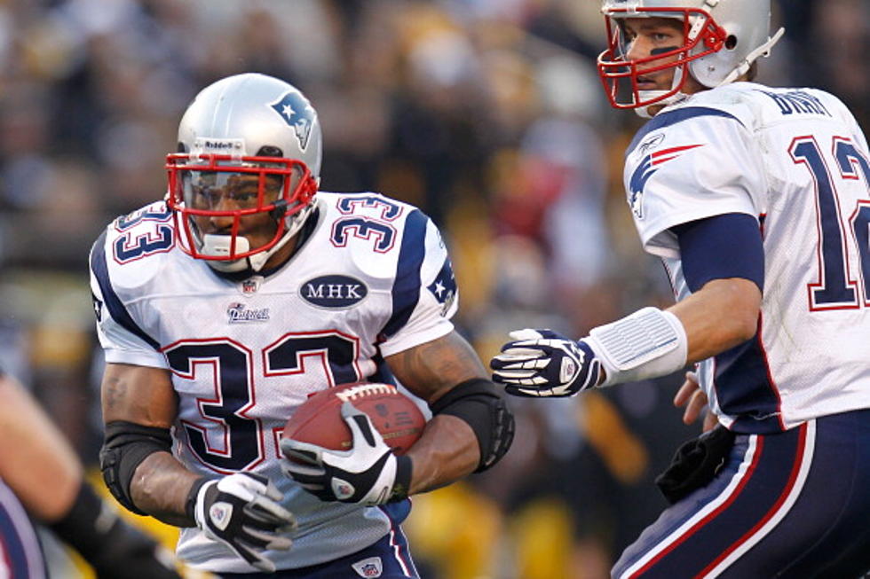 Former Patriot Kevin Faulk Wore A Brady Jersey To Announce Pats Third Round Pick [PHOTO]
