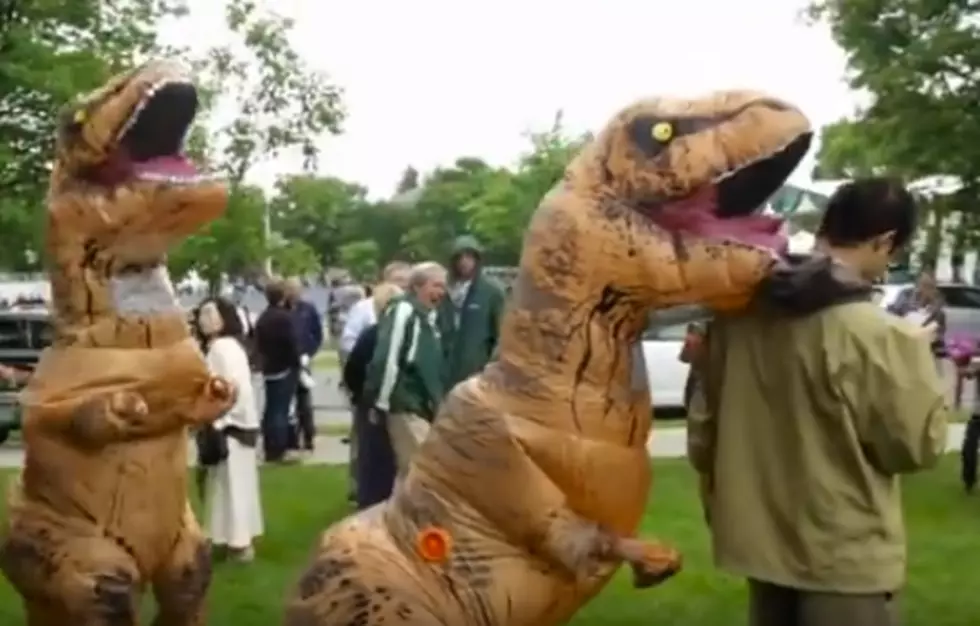 Dartmouth&#8217;s Stuffy Graduation Crashed By Pranksters in T-Rex Costumes