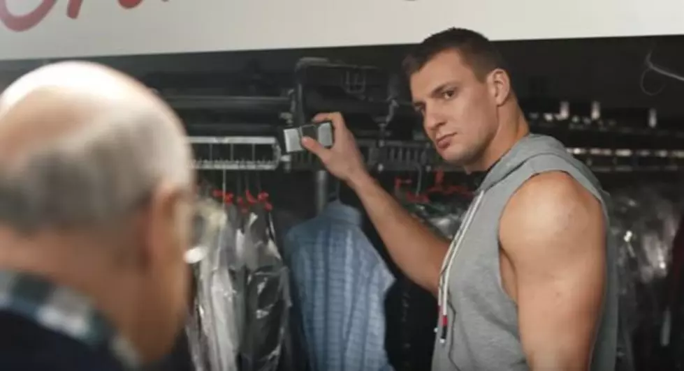 Gronk Won&#8217;t Be Playing In The Super Bowl But He&#8217;ll Star In The Funniest Comercial