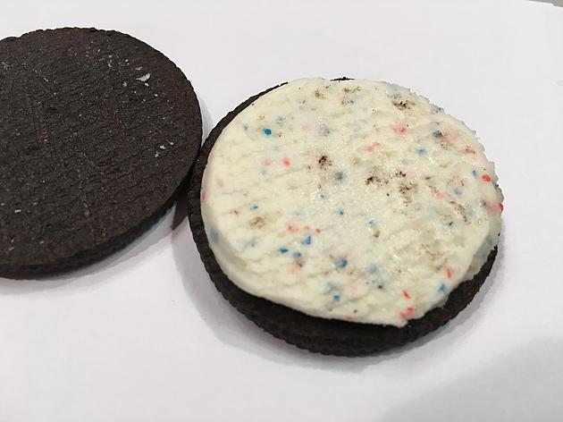 I Tried &#8216;Firework&#8217; Oreos And They Are Surprisingly Spectacular