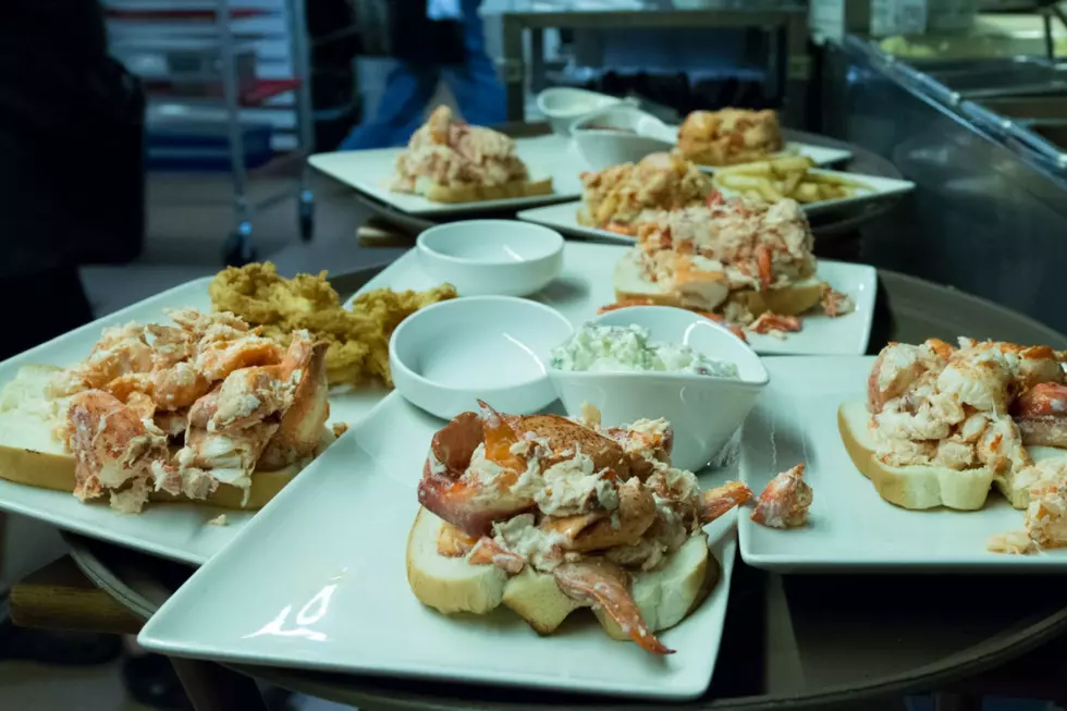 Lobster Roll Fans Will Love This Deal at Tuckaway in Raymond