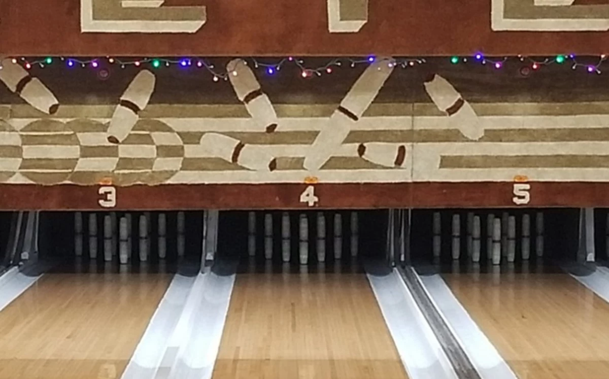 Bowling: Duckpins, candlepins roll on