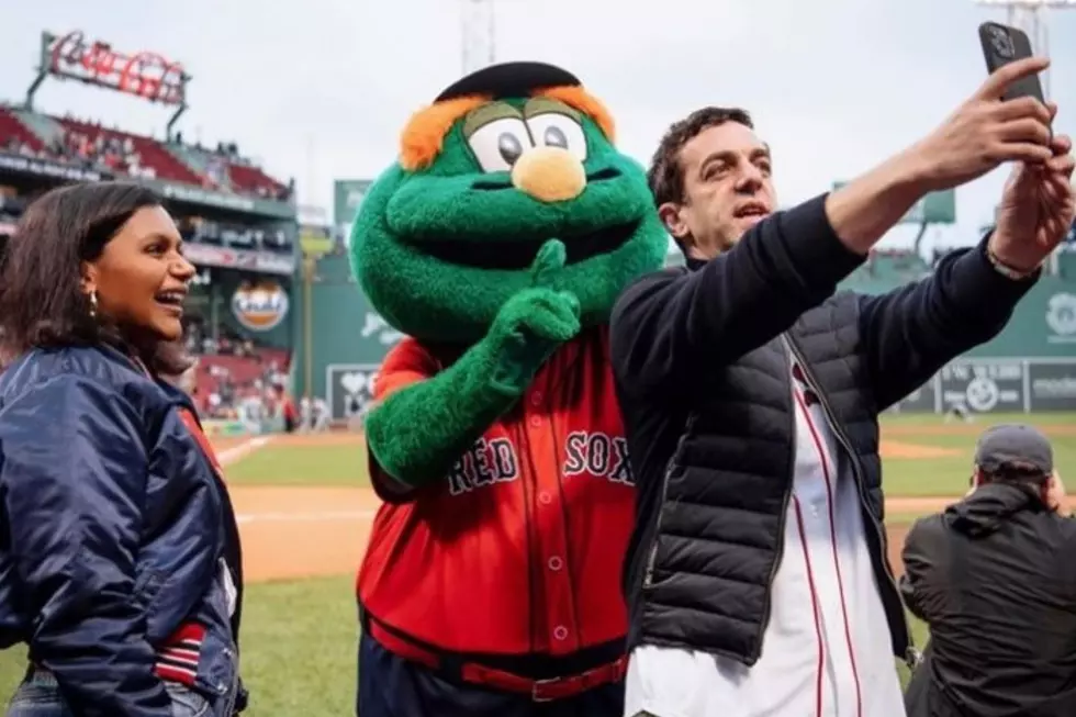 Mindy Kaling and B.J. Novak of &#8216;The Office&#8217; Stop by Fenway Park and Their Favorite Massachusetts Burger Joint