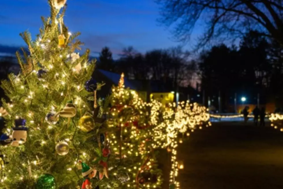 Almost Sold Out: The Ever-Popular Candlelight Stroll in Portsmouth, New Hampshire