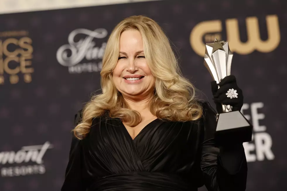 Massachusetts Native Jennifer Coolidge to Be Honored at Harvard