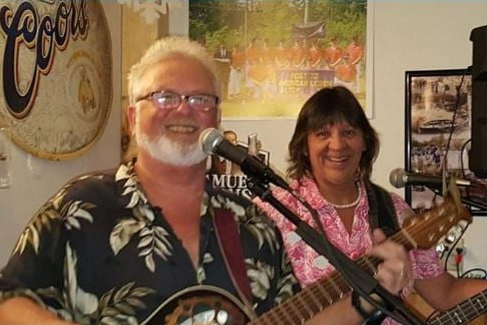 Enchanting, Powerful Classic Rock Vocals of a Dynamic Duo Playing Shark in the Park Concert in New Hampshire