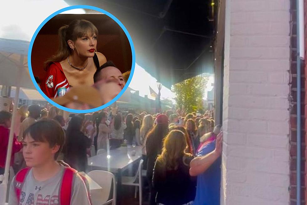 [VIDEO] Pandemonium at New England Eatery Because of Taylor Swift