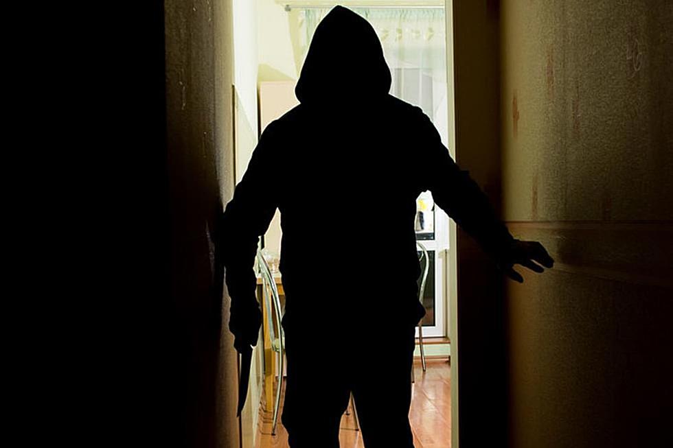 5 Things Burglars Do During Home Invasions in New England Houses
