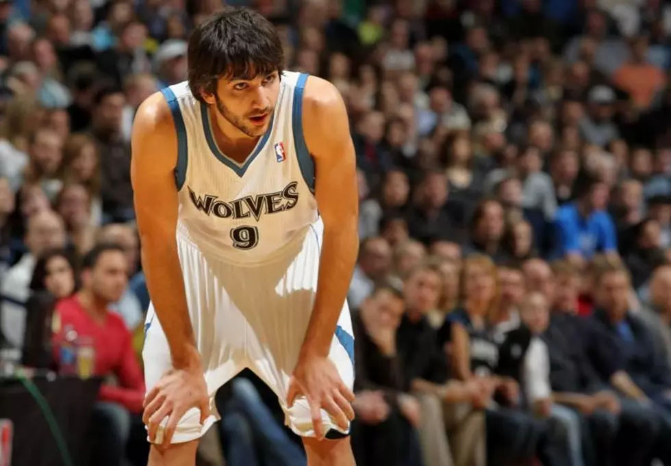 T-Wolves’ Roy to Have Knee Surgery; Rubio Recovering