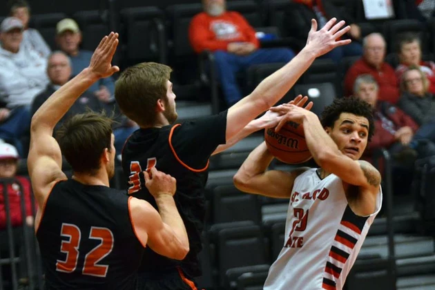 SCSU Basketball Splits With Minot State