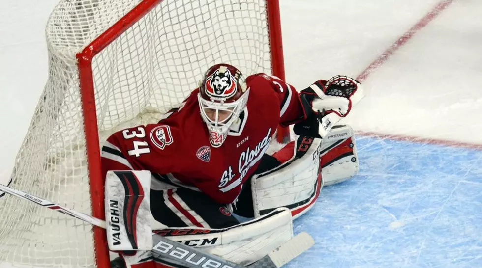 SCSU Hockey Drops In Poll After Pair Of Tie Games