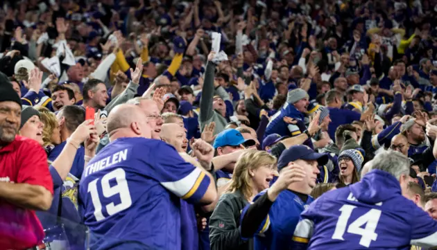 &#8220;Minneapolis Miracle&#8221;: See Vikings Fans React To Win