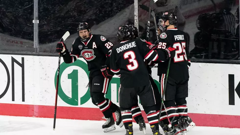 SCSU Hockey Climbs in Latest National Polls