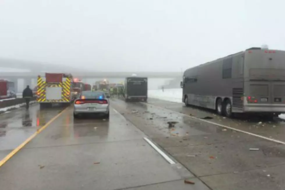 Thompson Square Latest Country Stars to Be Involved In a Bus Crash