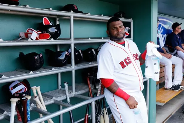 Pablo Sandoval Slams Bat on a Table While Confronting a Reporter