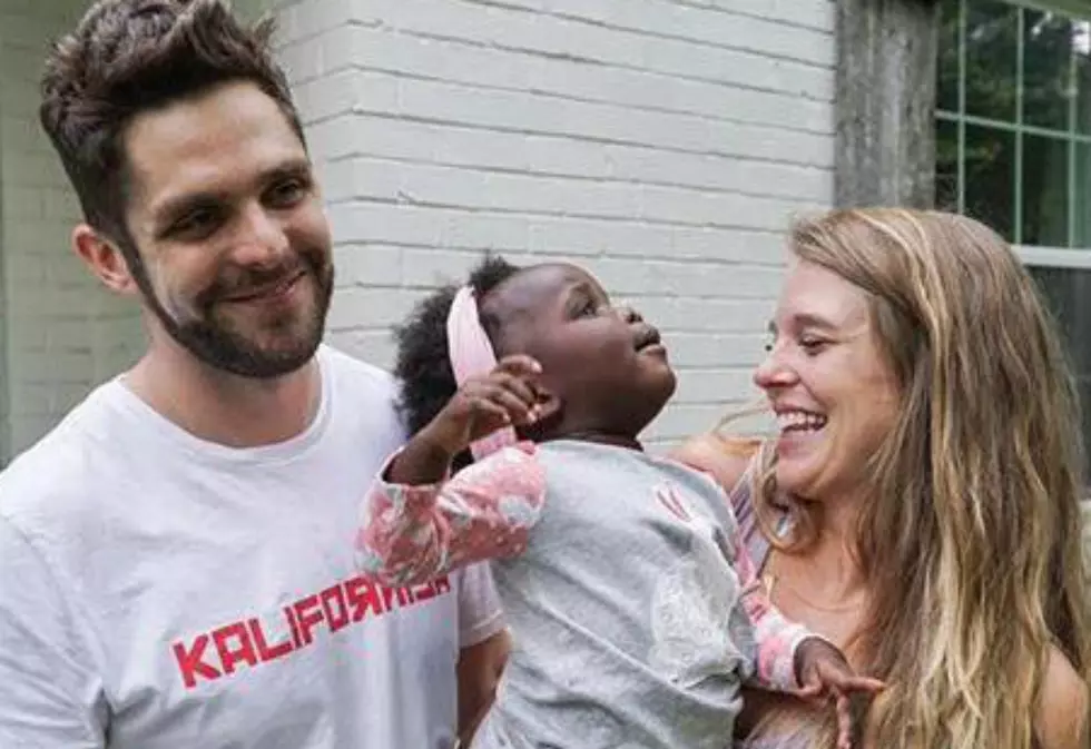 Thomas Rhett & His Wife Lauren Introduce Their New Daughter To The World!