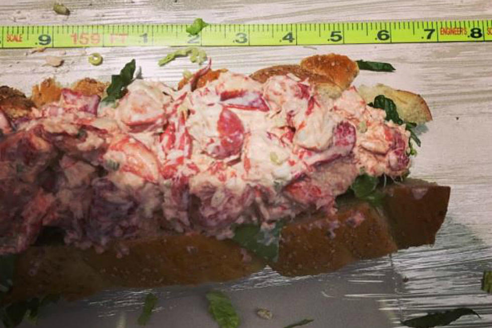 The World&#8217;s Longest Lobster Roll Was Made in New Hampshire