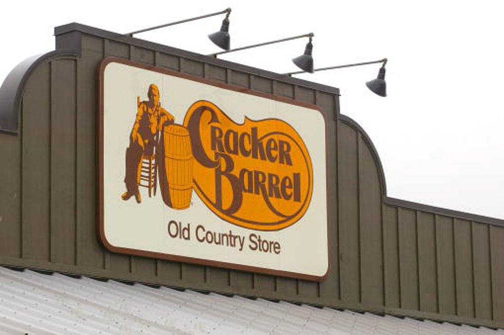 Elderly Couple on Track to Visit Every Single Cracker Barrel Restaurant in the Country