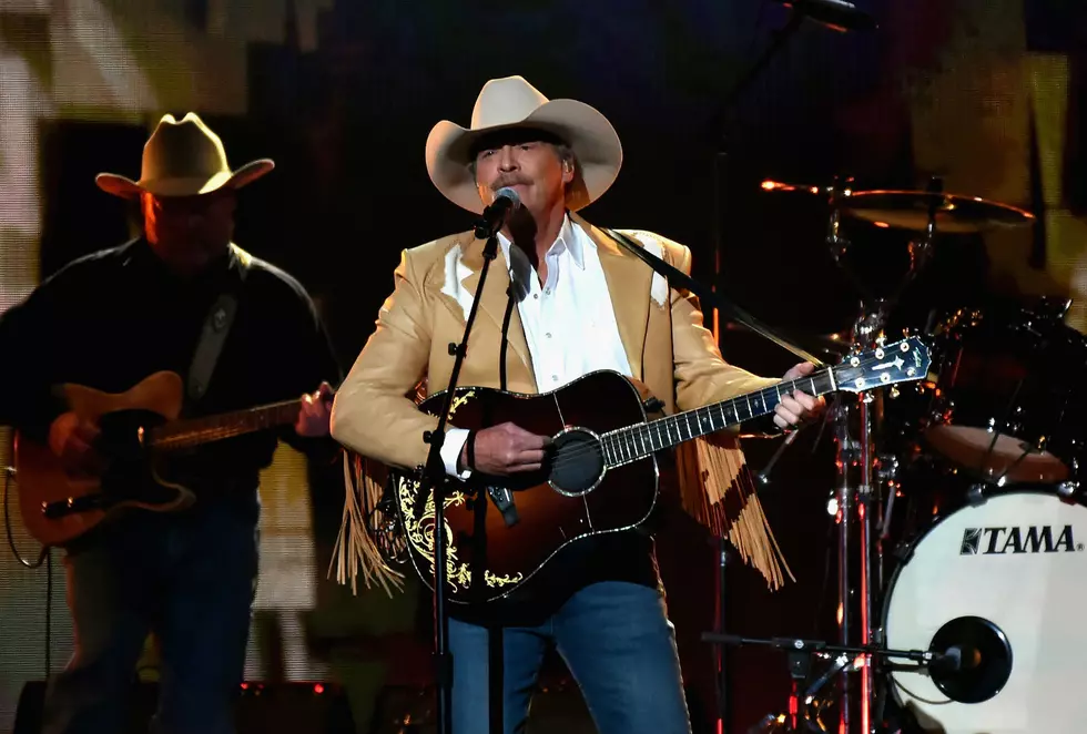 Alan Jackson Coming to Bank of NH Pavilion