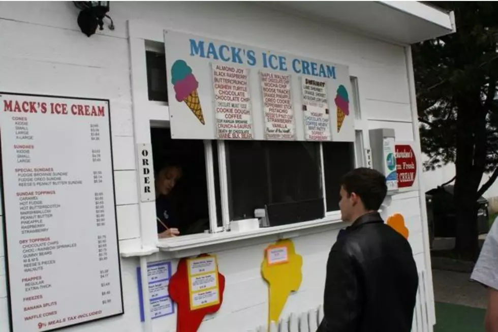 This Londonderry Store Is Closing For The Season But It’s Ice Cream Window Opens Soon