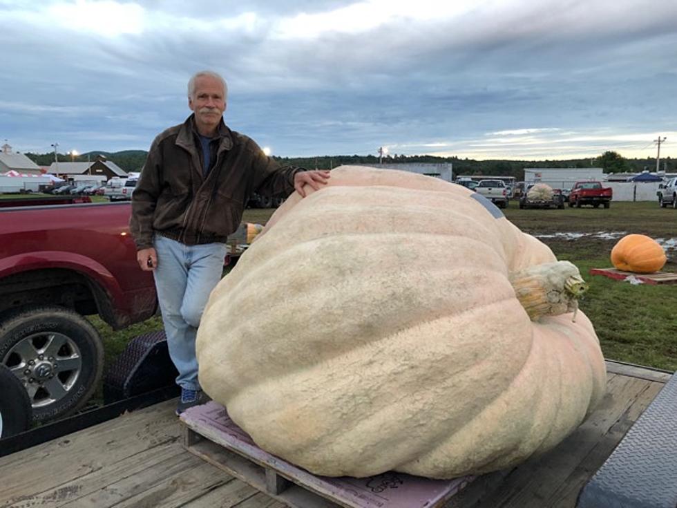 This Boscawen, NH Man Set A New Record With His 2,528 Pound Pumpkin