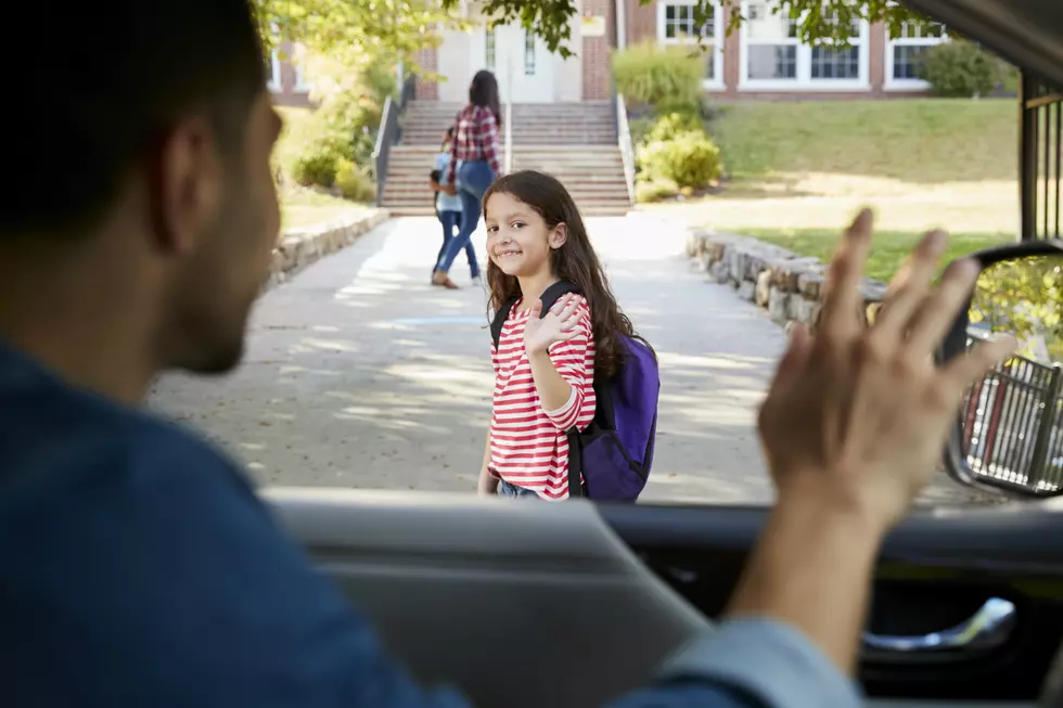 New England Elementary School Bans Parents From Visiting Their Kids During Lunch