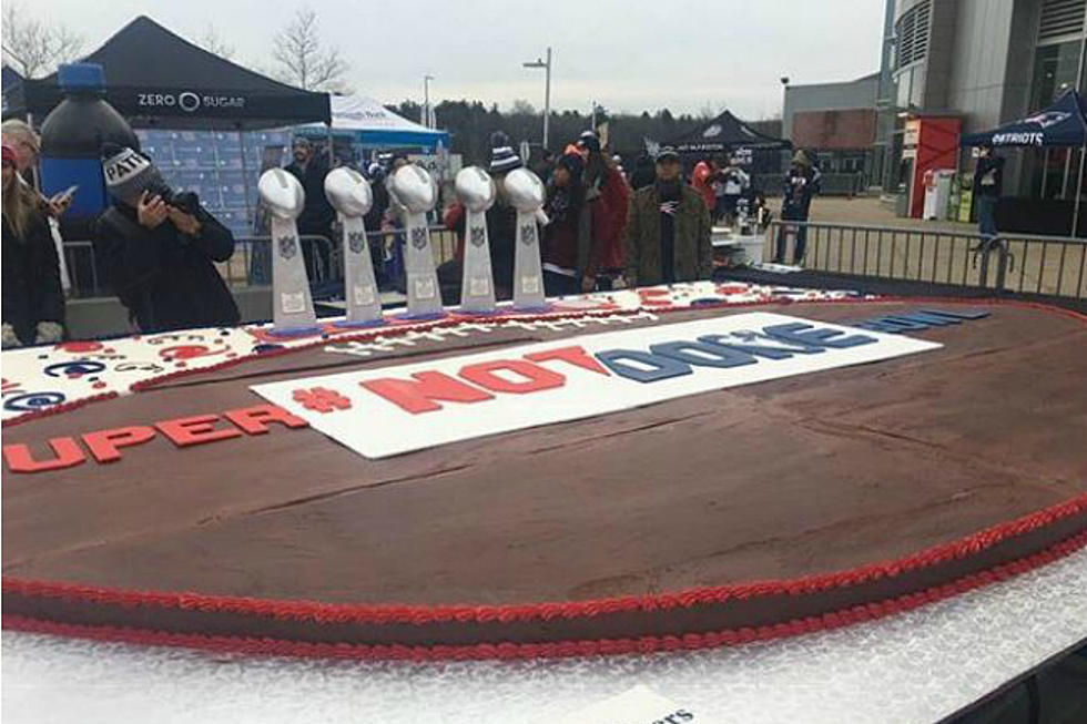 This Brockton, MA Bakery Whipped Up A Cake That Fed 5,000 Pats Fans