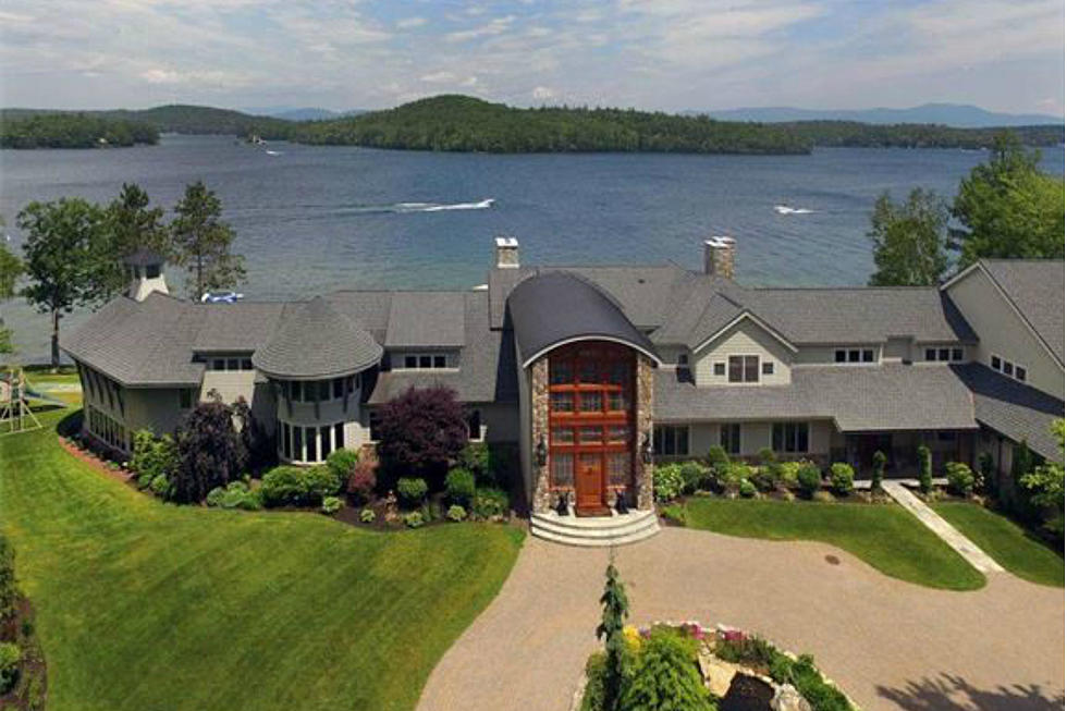 This Stunning Home in New Hampshire is a Slice of Lakeside Heaven