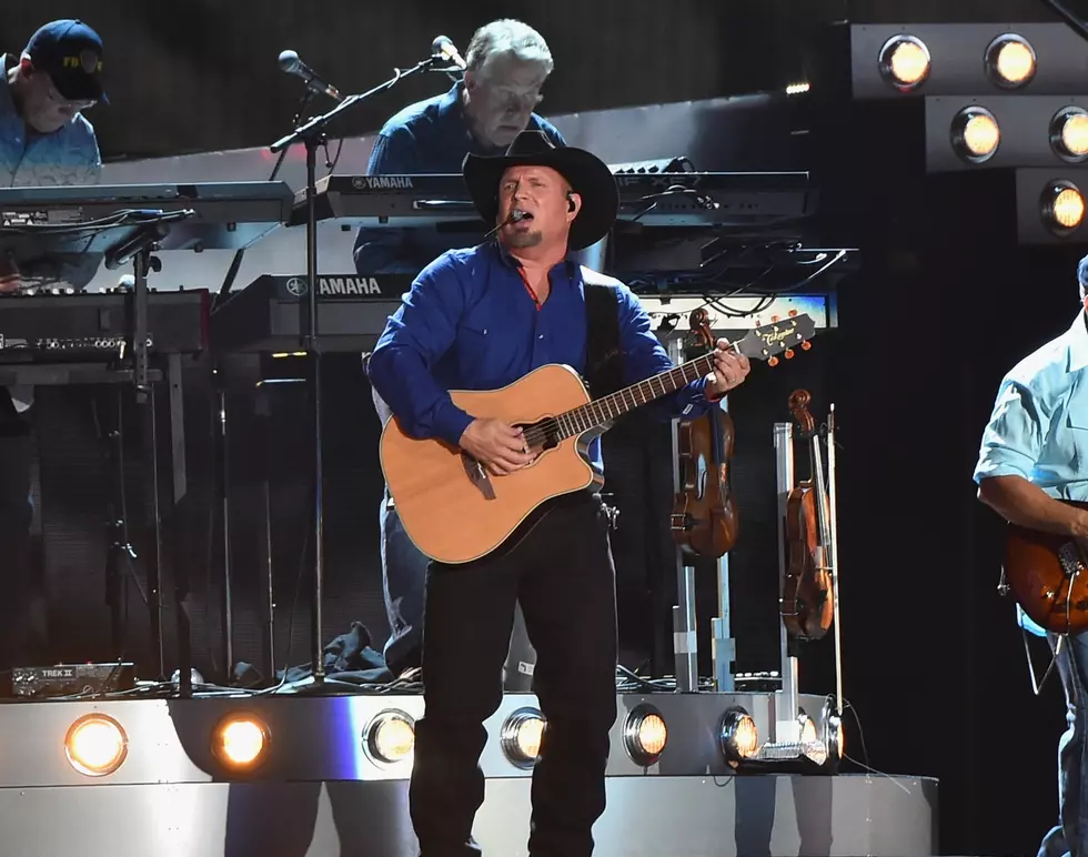 Send Us a Picture of You at a Dive Bar for Your Chance to See Garth Brooks