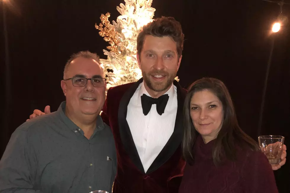 Brett Eldredge Was in Boston to Jazz Up Some Christmas Songs