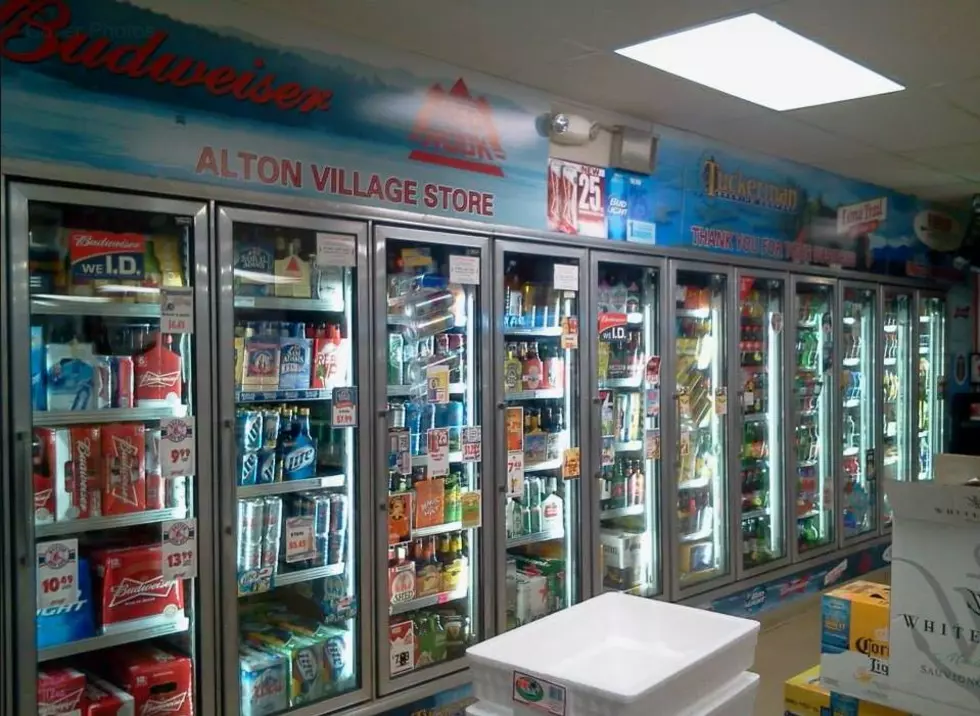 A Rooster Inside Alton Village Store &#038; Gas is the Most NH Thing I&#8217;ve Seen All Week