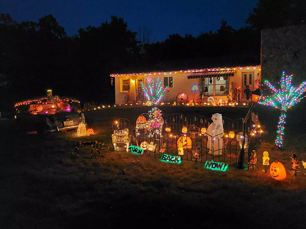 This Bedford, NH, House has the Most Unbelievable Halloween Setup